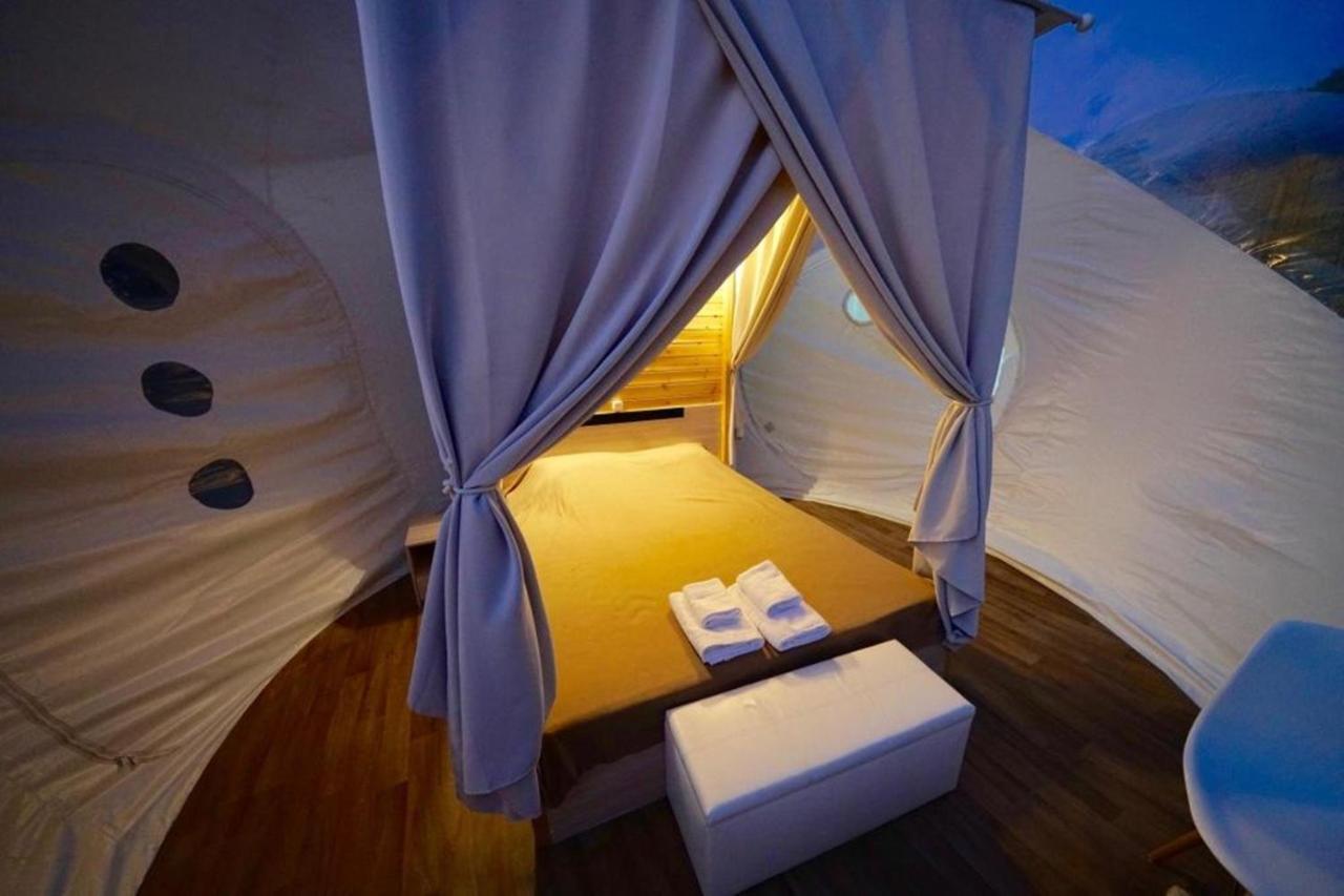 Bubble Tent Hotel Nea Moudania Bagian luar foto